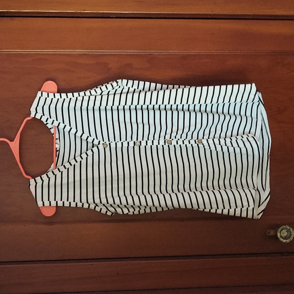 Button Down Sleevless Shirt Size 3XL